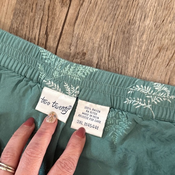 VTG Two Twenty • Botanical Rayon Midi Skirt - Picture 3 of 6